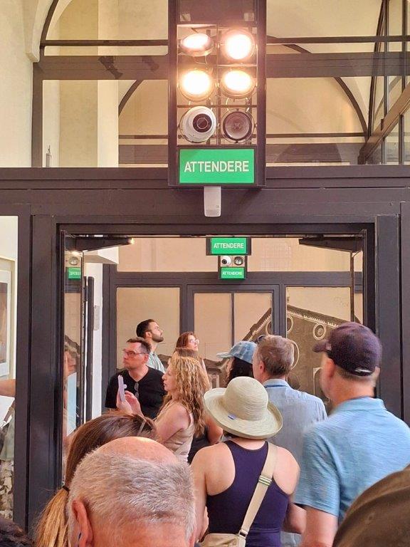 Vista parcial del refectorio antes de acceder a La Última Cena