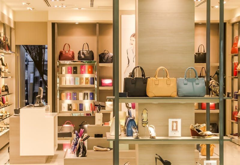 Calles de Brera en Milán con boutiques y tiendas de diseño